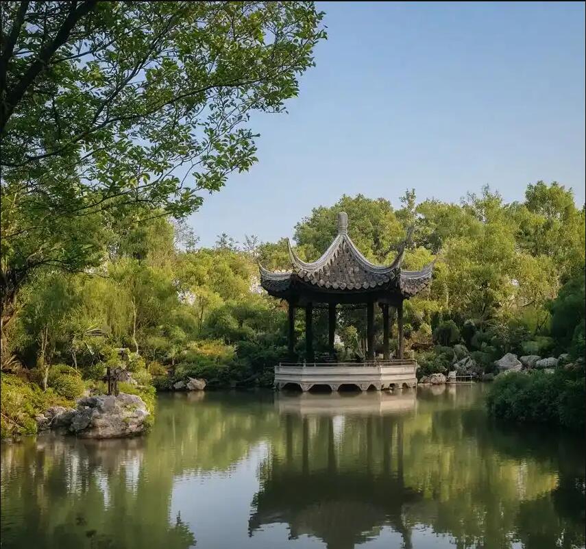 芦岛龙港旅途餐饮有限公司